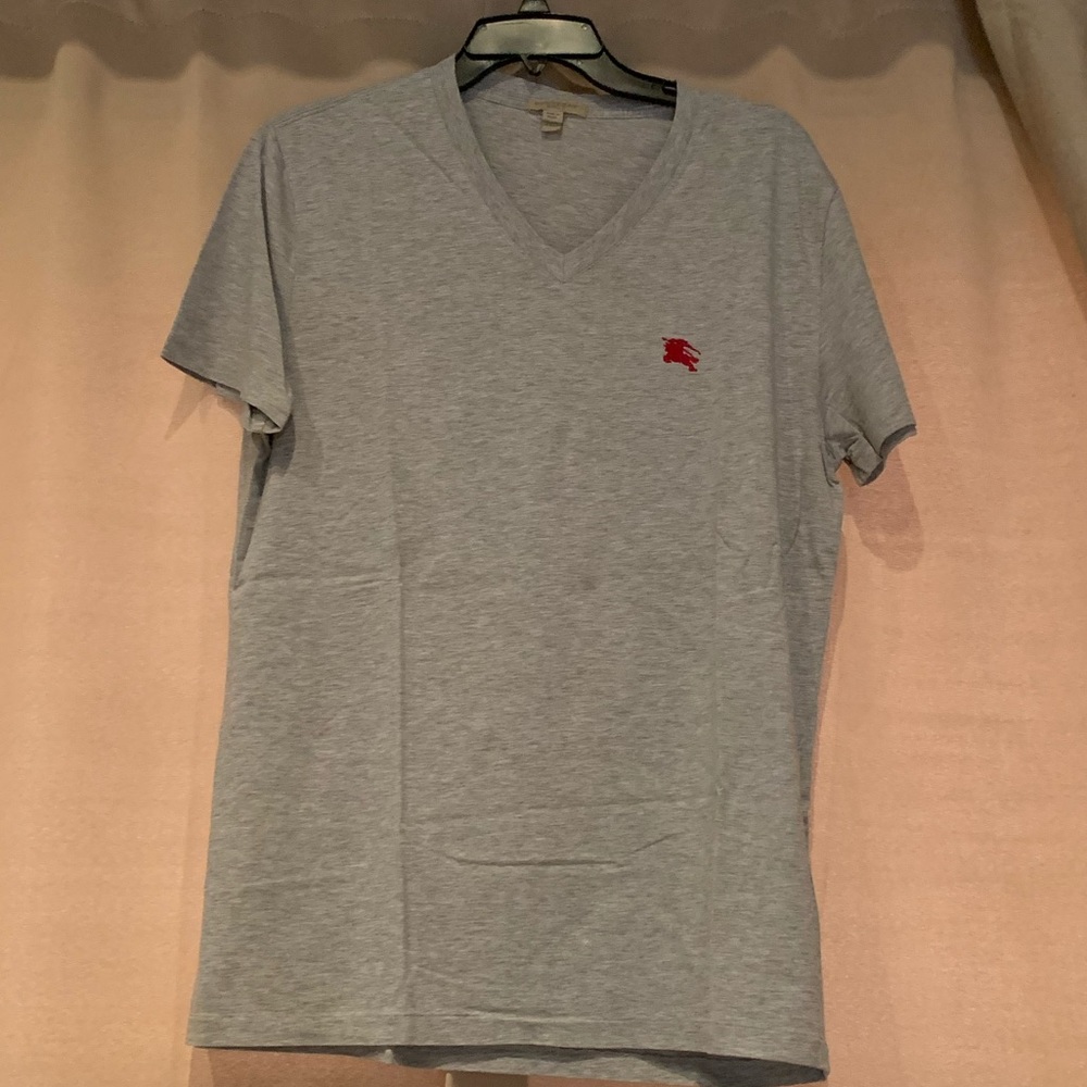 Mens grey burberry tshirt